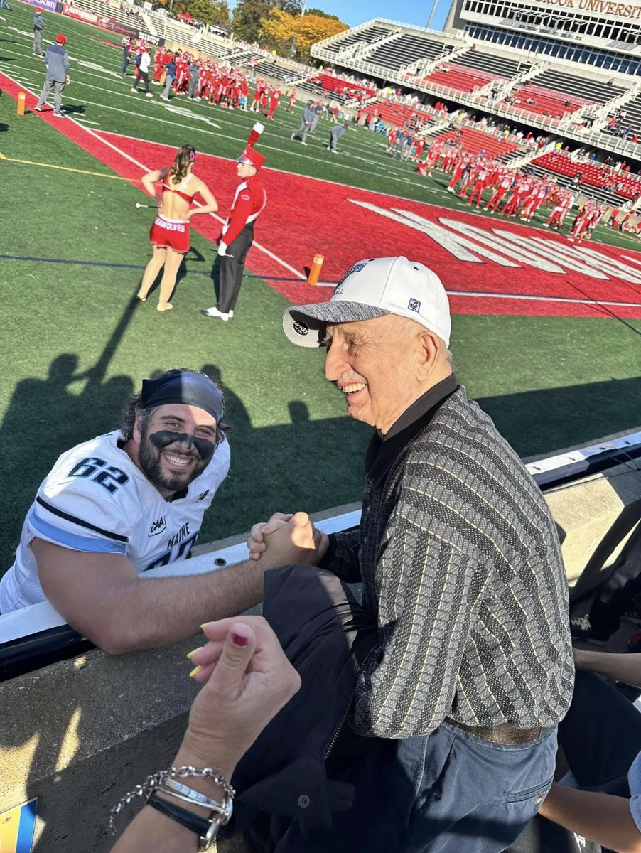 96 years old and coming to see me play.👏🏻