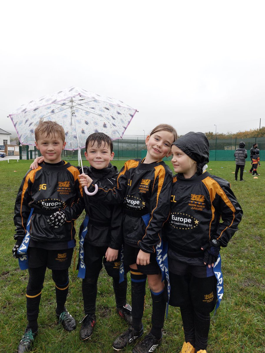 U7s- Rugby in the rain! That’s what it’s all about. Coach John Bradbury- The under 7s were brilliant, well done everybody 🙌🙌🙌 <a href="/SalemRFC/">Bradford Salem RFC</a>