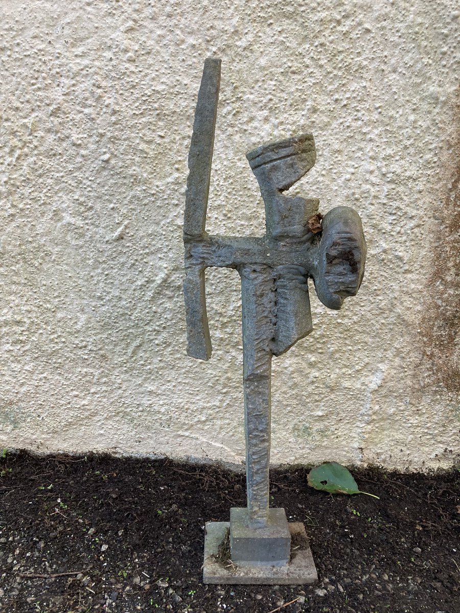 cornishchoughs's tweet image. Apologies for off topic tweet but do any of you lovely folks know what this could be??