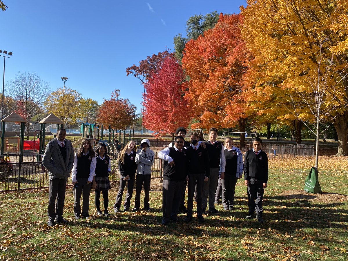 MsDolcetti's tweet photo. Beautiful day for a nature walk with my grade 9’s!☀️🍂🍁 @StPatPrincipal @ScotulaN https://t.co/huqc3gydS7