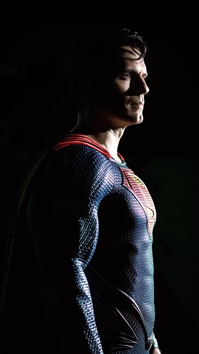 geckochan1's tweet photo. It really is looking like a new era for DC movies. The DCEU has always been about world building, and that world is so much better with this guy in it.

Welcome back, #HenryCavill #Superman! https://t.co/nDuwaxGBri