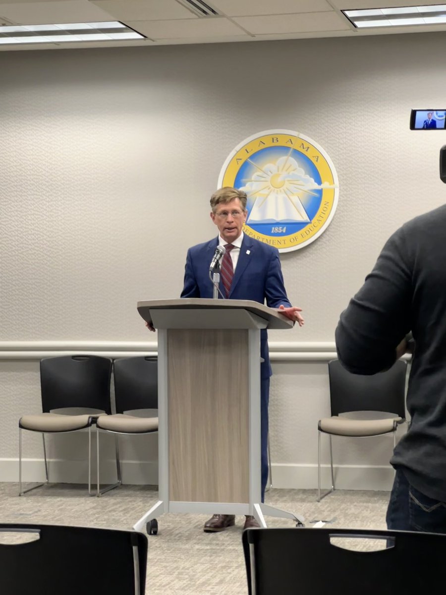 egmackey's tweet photo. Alabama teachers are making a positive impact in our classrooms &amp; students —  @NAEP_NCES results reveal an increase in 4th Grade Math from 52nd to 40th &amp; 49th to 39th in Reading.  Appreciate the leadership &amp; support from @GovernorKayIvey, Legislators, #ALBOE Members, &amp; others. https://t.co/n8GypcZ48K