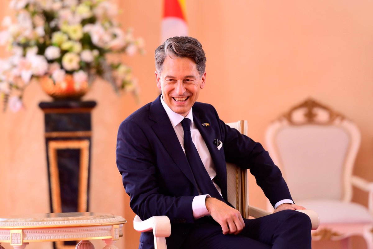 I welcome H.E Jan Sadek, the Ambassador of the European Union to Uganda. I wish him and his family a pleasant stay here and a successful tour of duty.