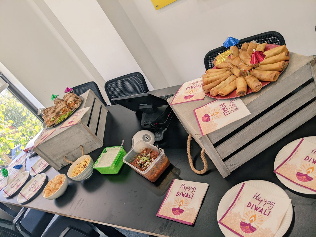 PayalPx's tweet photo. @Nits_sharm and myself spreading all the love, light and damn good food this Diwali with our @prweekuknews &amp; @Campaignmag teams!

Happy Diwali folks! ✨🪔✨ 

#Diwali2022 https://t.co/GAiLsEDnLz