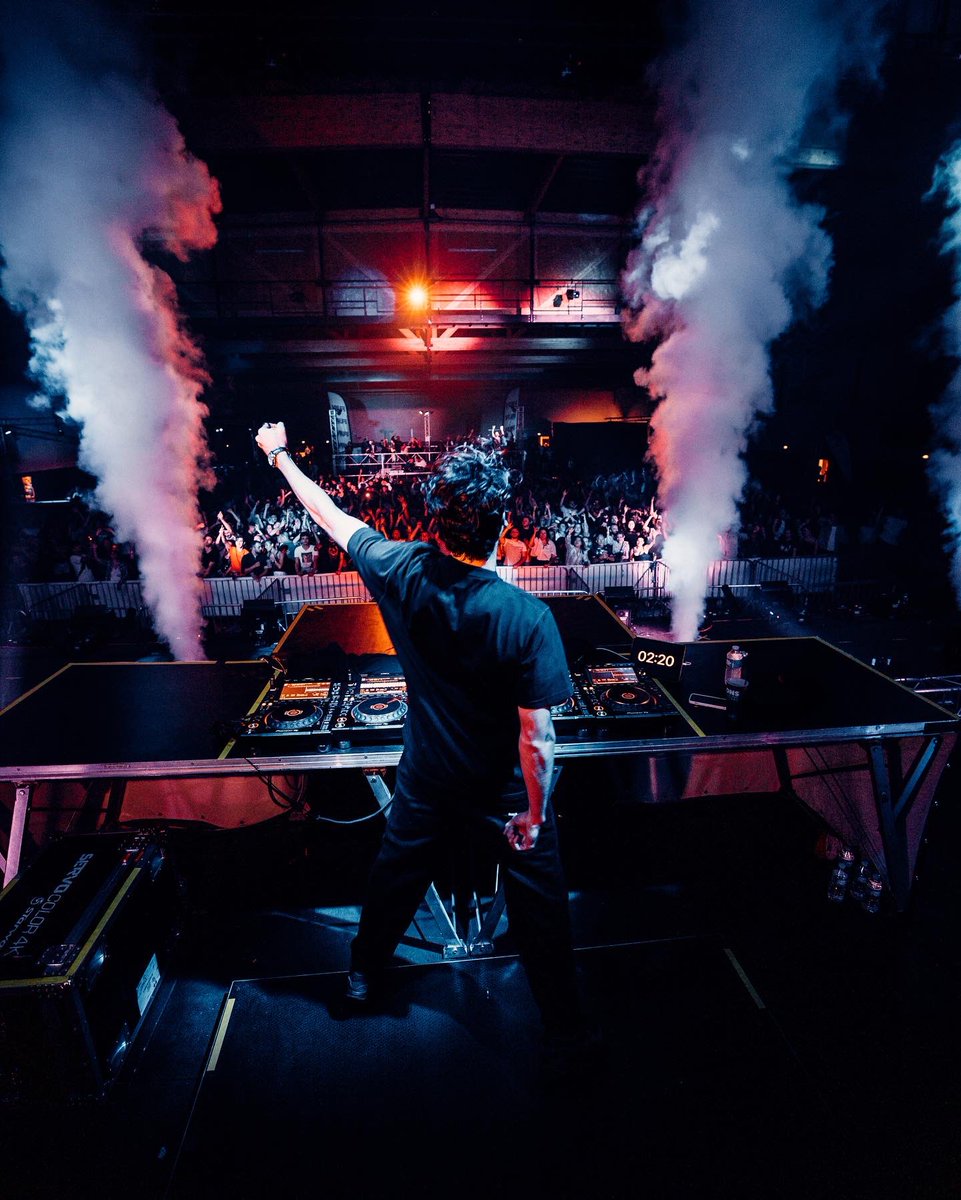 Always care about my talents thirst 🤣 <a href="/Damienndrix/">Damien N-Drix</a> <a href="/HenriPfr/">Henri PFR</a> last week end on tour - captured by @arnopartissimo