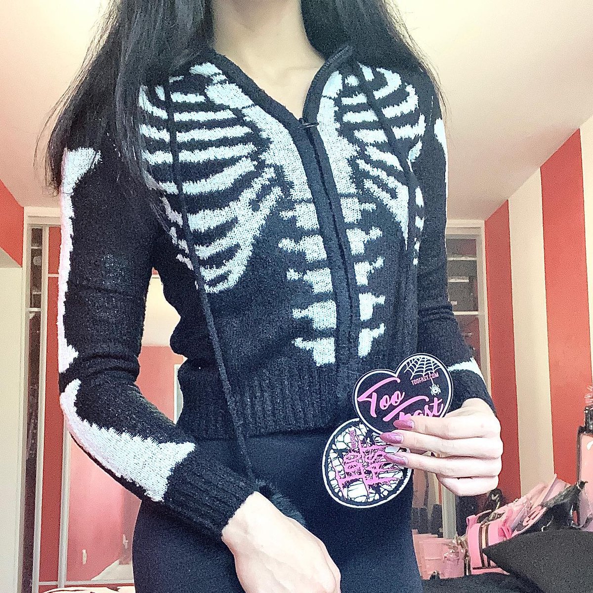 toofastclothing's tweet photo. Model: @angelpolishgoth
βββ
:β
β
SHOP NOW β
https://t.co/i3sHtBEiPg οΏ½οΏ½οΏ½β
:β
:β
β
β
#toofastclothing
#halloweeneveryday #halloweenforever #blackisthenewblack #spookylife #spookycute #spookychick #staycreepy #sweaterweather #gothclothing #gothic #skeletonlovers https://t.co/x2eNP0Bc1o