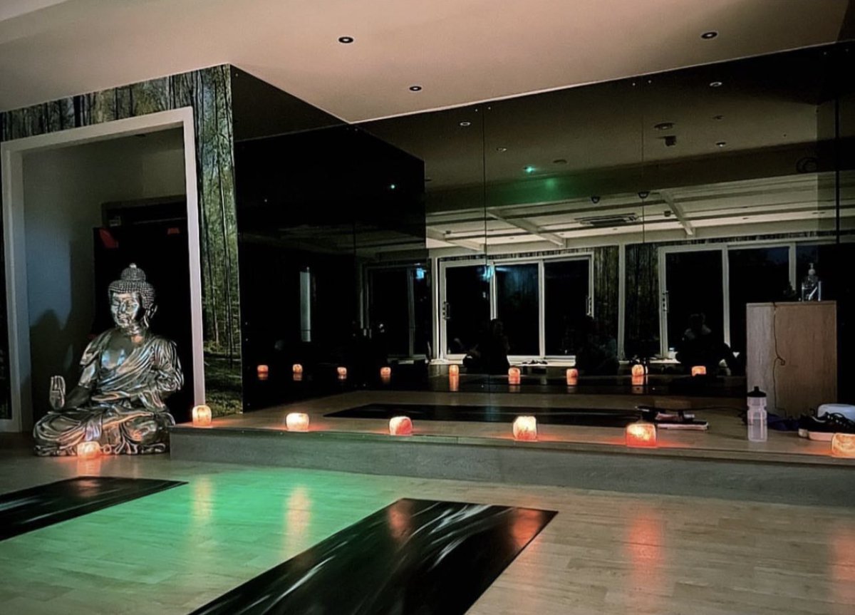 CPASE6's tweet photo. Our Oxygen studio is the perfect place for you to recharge, relax and fill your cup right back up, especially if you have been burning the candle at both ends this weekend.

So rest up and reset with us in our candle-lit yoga and meditation class this Wednesday at 6:30 pm #ZenDen https://t.co/5O2ivmOET7