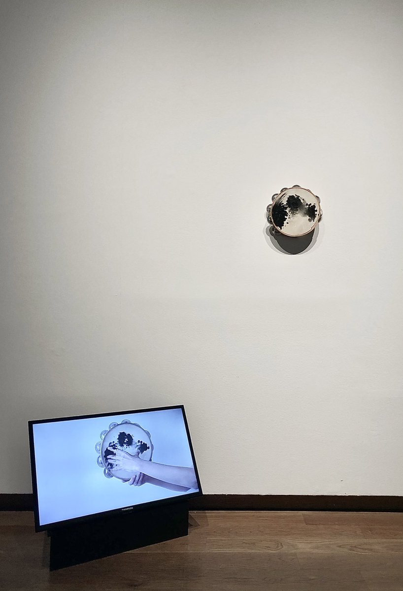 Contento. La serie XotaManeoMuiñeiraPasodobleRumba , Premio Contemporánea, concedido por la Asociación de Galerías de Arte Contemporánea de Galicia.