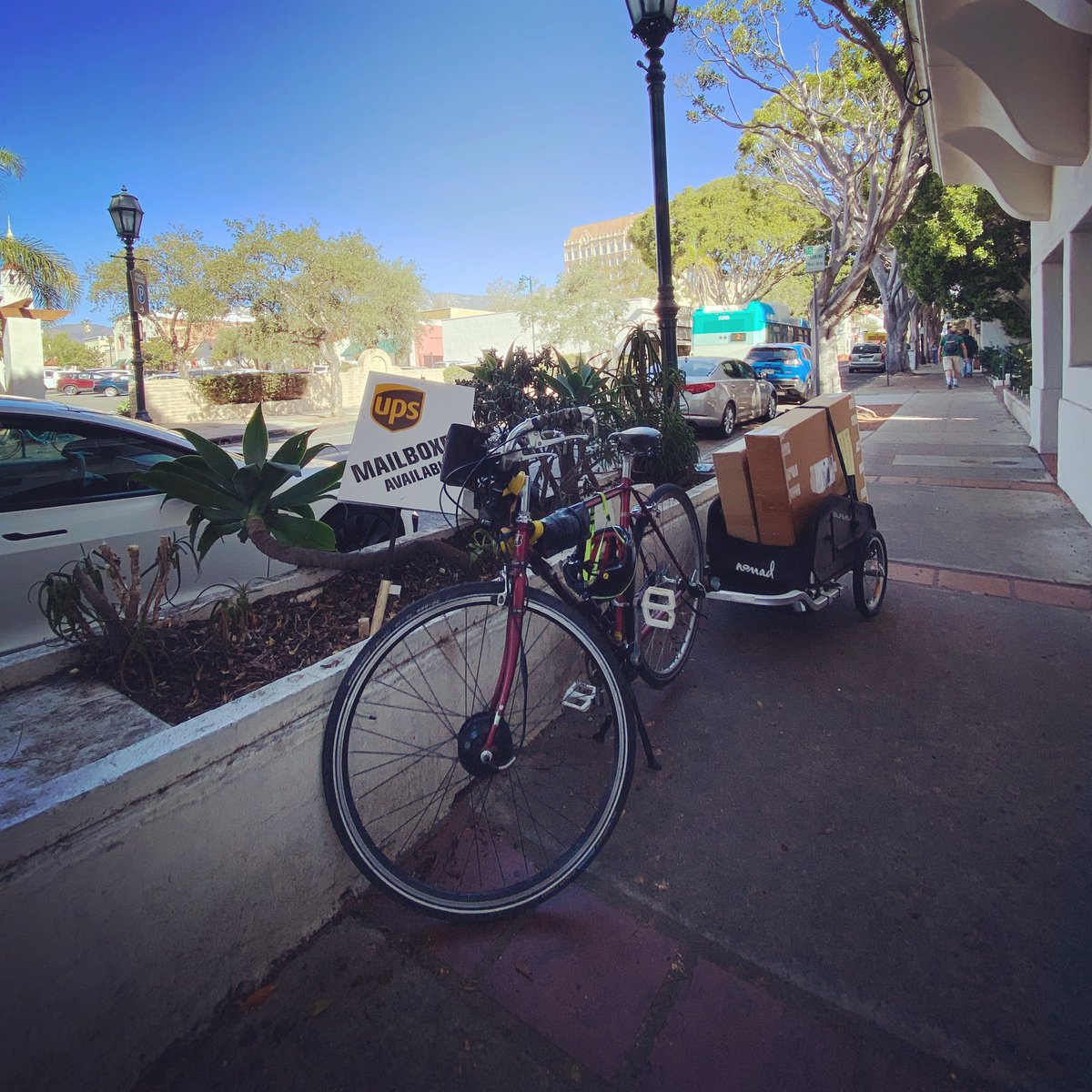 SB_BIKE's tweet photo. A how do you transport large items #viewfromthehandlebars #bikesantabarbara #santabarbara #cycling #cyclinglife #nocarnoproblem https://t.co/bM97rbp0uK