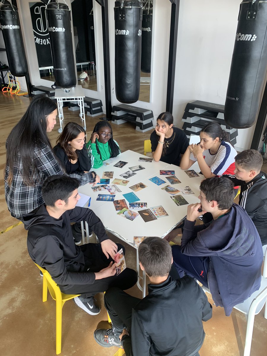 BoxerInside's tweet photo. [Boxer Inside School] Learning experience - Jour 1 🚀 Au programme, atelier brise-glace, présentation de l’appli #UNIQUE (big up @JuTESSIER 🙌🏼), sensibilisation au cyber harcèlement (by @Asso_Cameleon) et défis Sportifs 💪🏼 #InnovationSociale https://t.co/2hlB0IjzMS