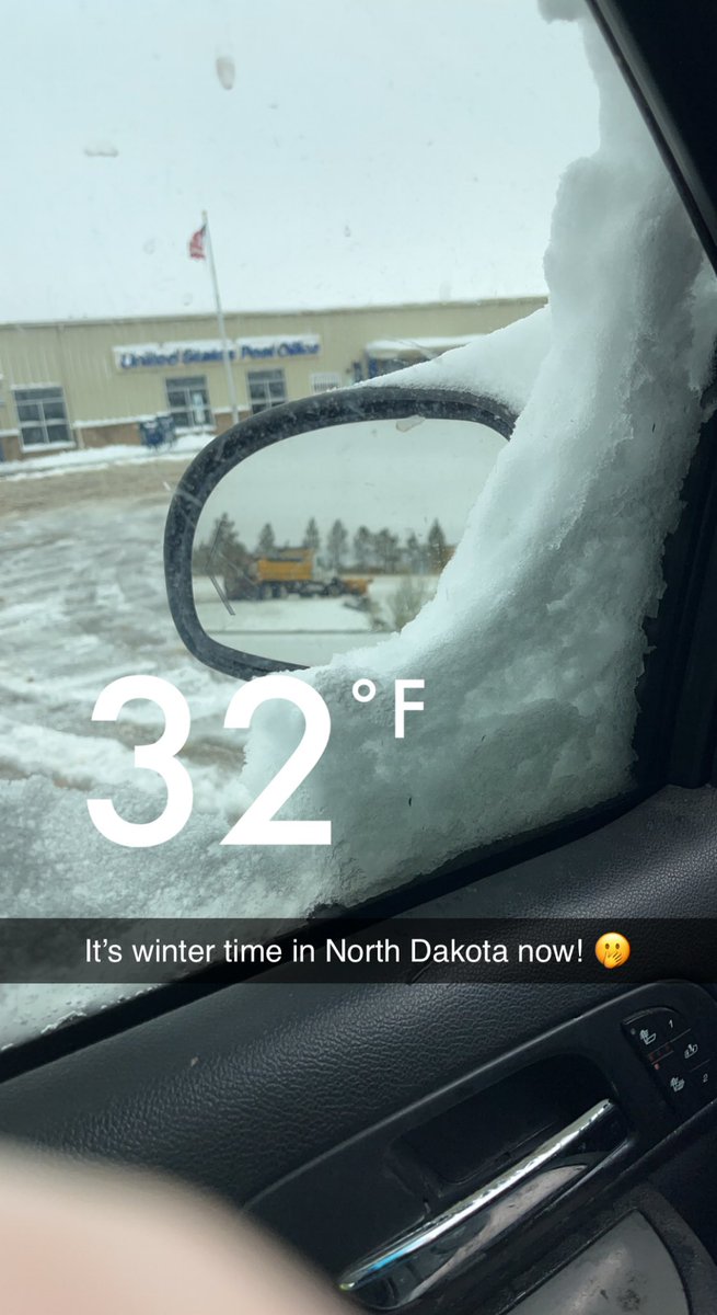 itsturtlejr's tweet photo. Live up north they said. It’ll be fun they said. 😅🥱 #TeamTurtleJr #WinterIsComing https://t.co/0dSAGcYtvZ