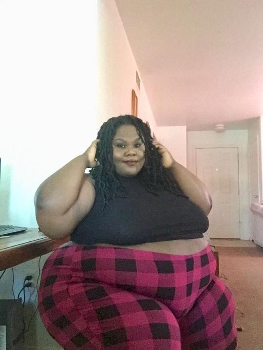 FatWomenFanClub's tweet photo. @amCHAP10 Enjoy watching #SsbbwErotika &amp; her #FatWomanSupremacy

If you love #FatWomen
You can follow our great @FatWomenFanClub and
specially @ Bbwfeedee1 on
https://t.co/0Dy7qIXVbS 😋

Active the 🔔 and let's go to 🔄, ❤️ and share all ours tweets ‼️

And let's go to gain togheter. https://t.co/lhhptdzgKT