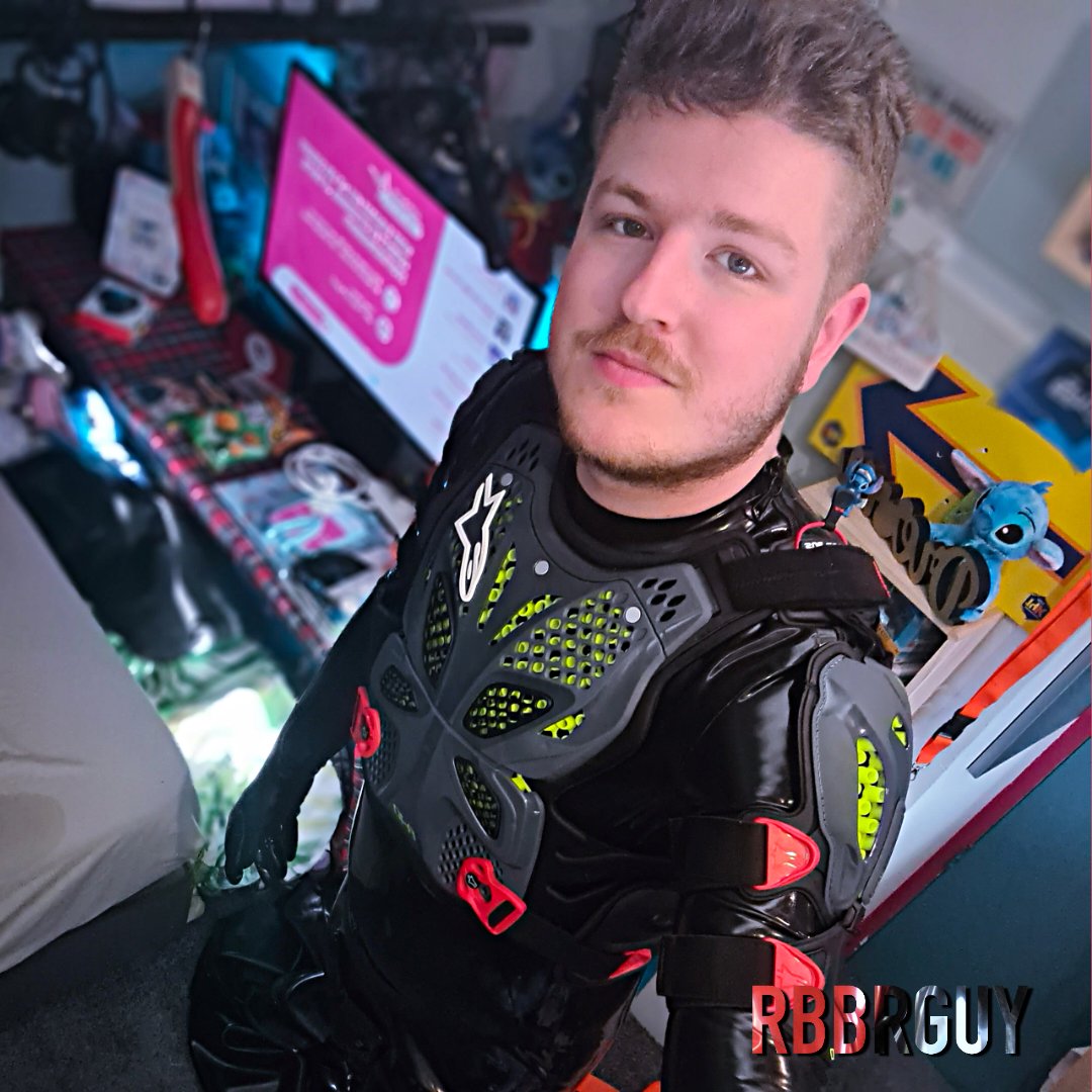 RBBRGUY's tweet photo. You can't buy Happiness, but you can buy new MX Gear! π #TheLook
#LTHRGUY #RUBBERTIME #Rubber #Rubberboy #RubberGay #Gay #Men #GayMen #Gear #Proud #Pride #RBBRGUY https://t.co/ANZdXjN1th