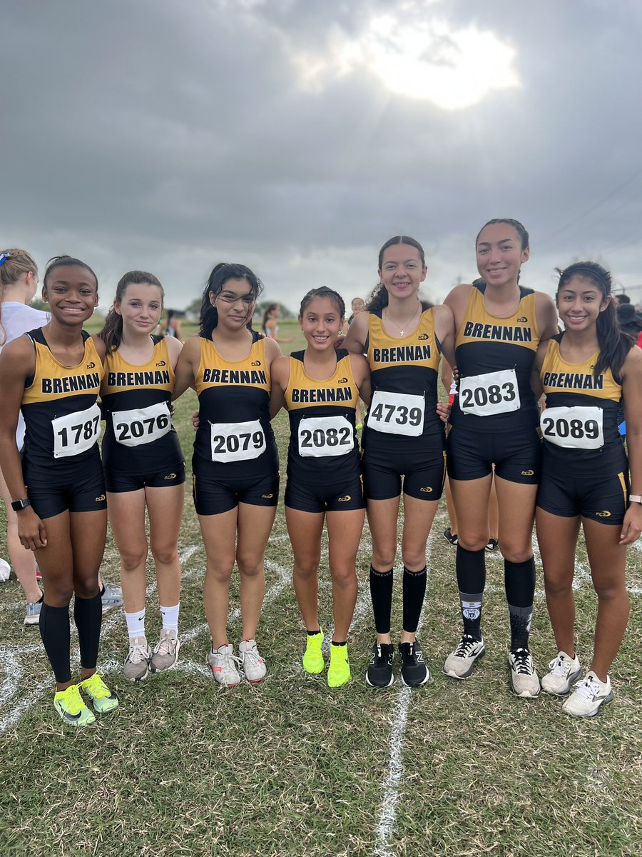 Congratulations to both teams on qualifying to the regional meet. We are extremely proud of all their hardwork this season. Way to go Bears. 

#BrennanXC #BFND