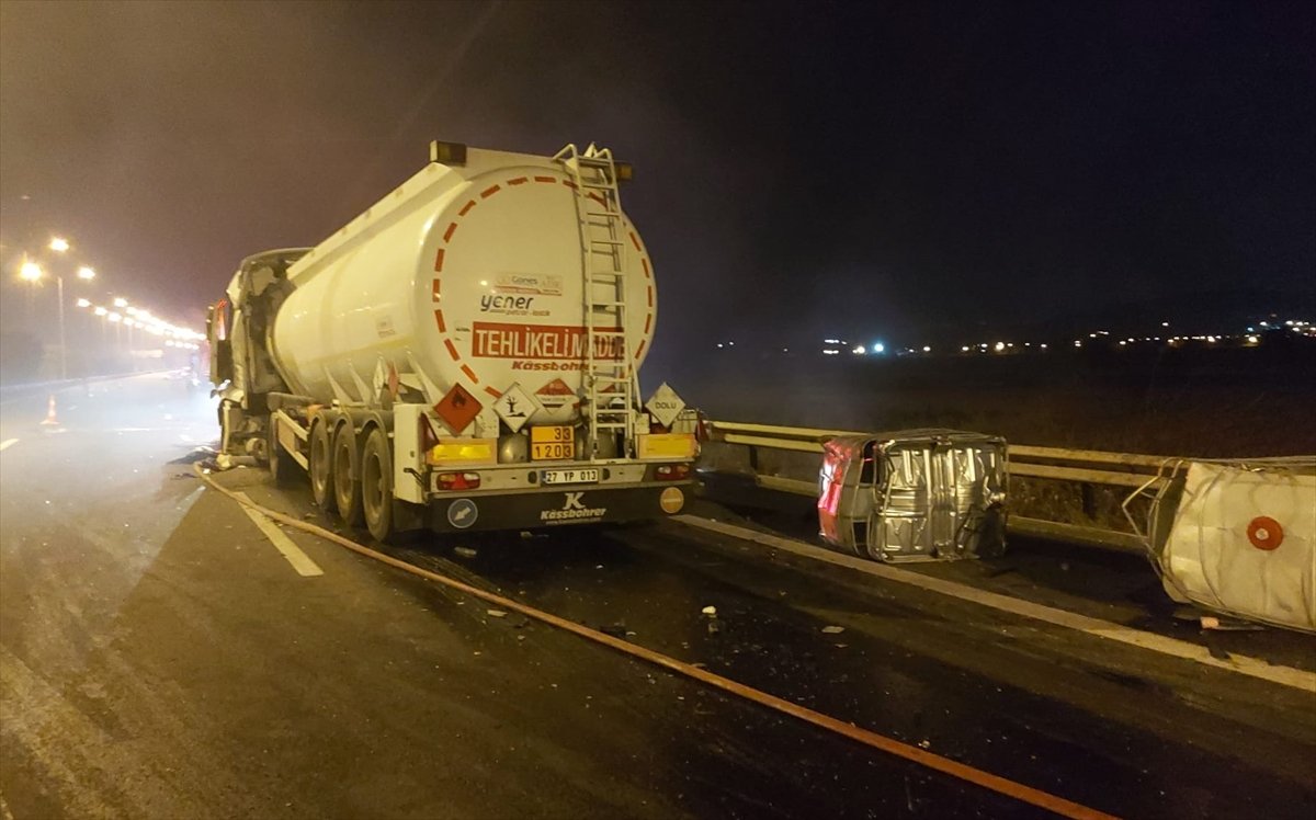 Kocaeli’de devrilen tankerin sürücüsü yaralandı samimihaber.com/kocaelide-devr…