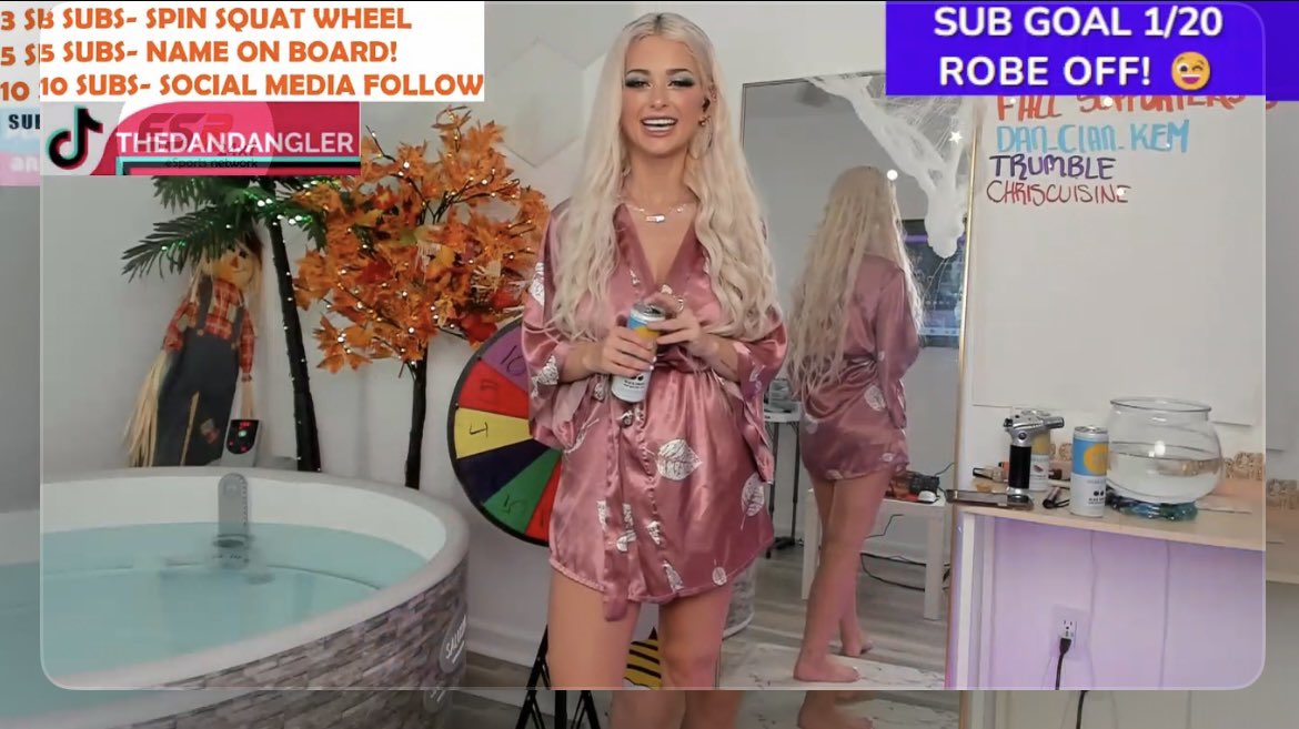 TheDanDangler on Twitter: "Revealing a new bikini live on stream now😁
