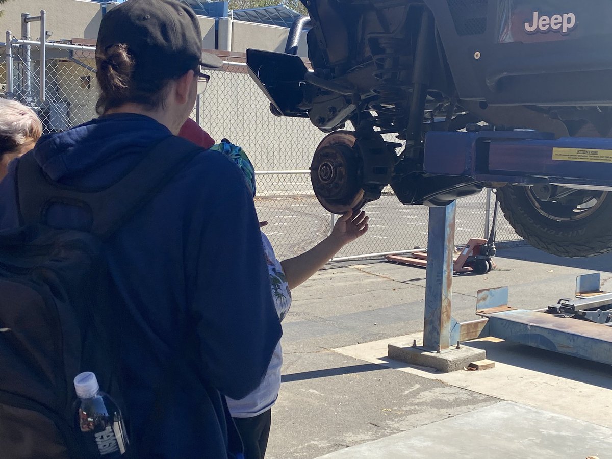 AV_CTEacademies's tweet photo. Had at great time visiting Mr Ojeda’s auto class. Ss were learning about and working on the brake system. @avuhsdistrict #STEMeducation https://t.co/tsrpqy4hiK
