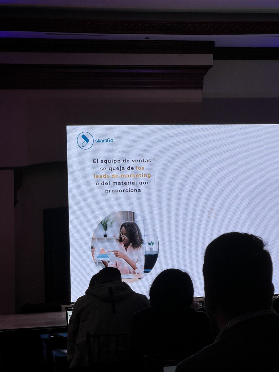 malearteagac's tweet photo. El departamento de marketing y el departamento de ventas DEBEN trabajar de la mano. #SMDAYEC https://t.co/yNUdDZeke1