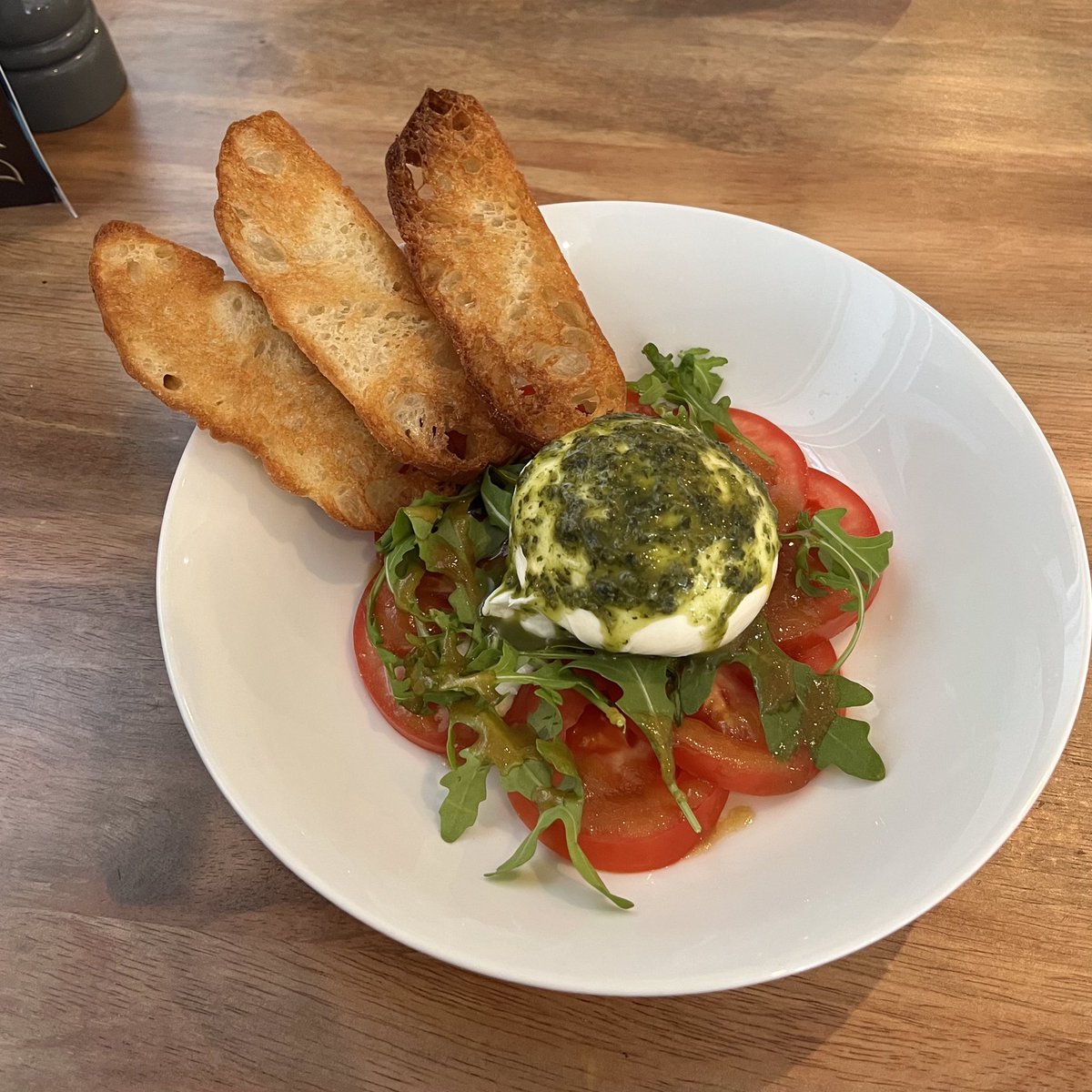 Mister_Lloyd_29's tweet photo. Burrata , tomato , basil @da_vincis_hornchurch #foodie #food #italianfood #burrata #hornchurch #essex #essexdining #essexeats #dininglocal #havering #essexfood #essexrestaurants #davincishornchurch #foodphotography #foodlover #foodpics #foodheaven #eatfood #foodinessex https://t.co/FozbJMrnub
