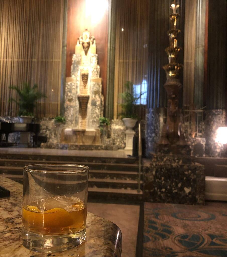 GaryElixirs's tweet photo. sometimes a location and its ambience can really elevate your drinking experience. case and point: this simple #oldoverholt #rye #oldfashioned at the stunning #artdeco #palmcourtlounge in #cincinnati. #inmyglory #cheers #🥃

@old_overholt_official #ry… https://t.co/8EnIeT4aOm https://t.co/Qdd0SUYHFc