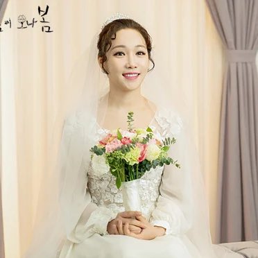 dramaflwr's tweet photo. both of them as brides in #SpringTurnsToSpring 😭🥺💐 https://t.co/aj4LF7GZ2O