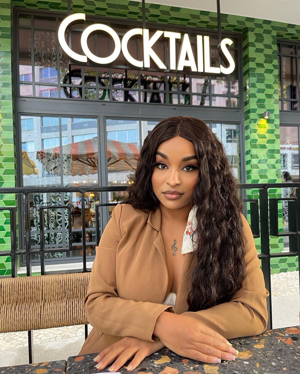 foxy lady 🦊 tweet media