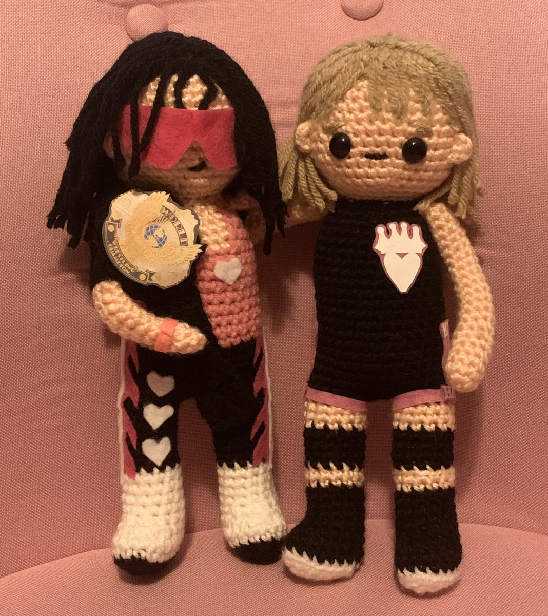 owenkingofharts's tweet photo. Little Bret is here!! 

Introducing the Yarn Foundation! 
💗🧶🖤 https://t.co/n7GHxqtvJx