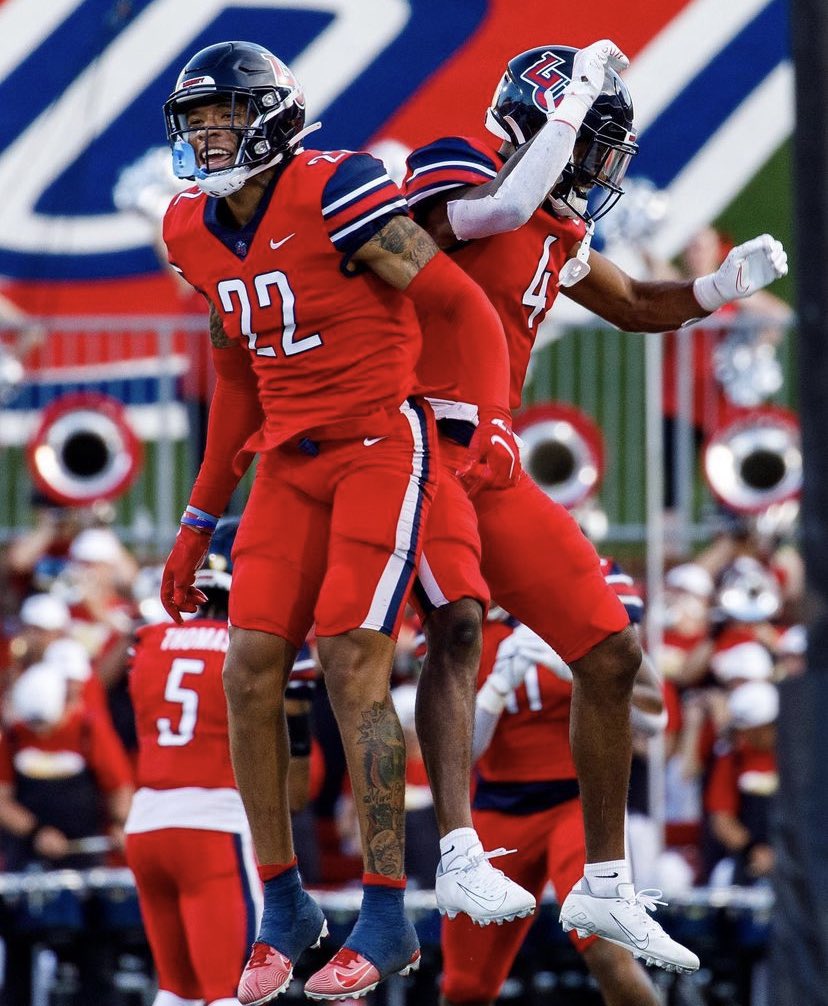 malcolmziglar's tweet photo. Blessed to have received an offer from Liberty University!! Thank you @CoachHughFreeze @CoachA_LU @darius_eubanks @CoachJackCurtis @Fuquayway @BHarrington_HC https://t.co/kKyRt49ZCe