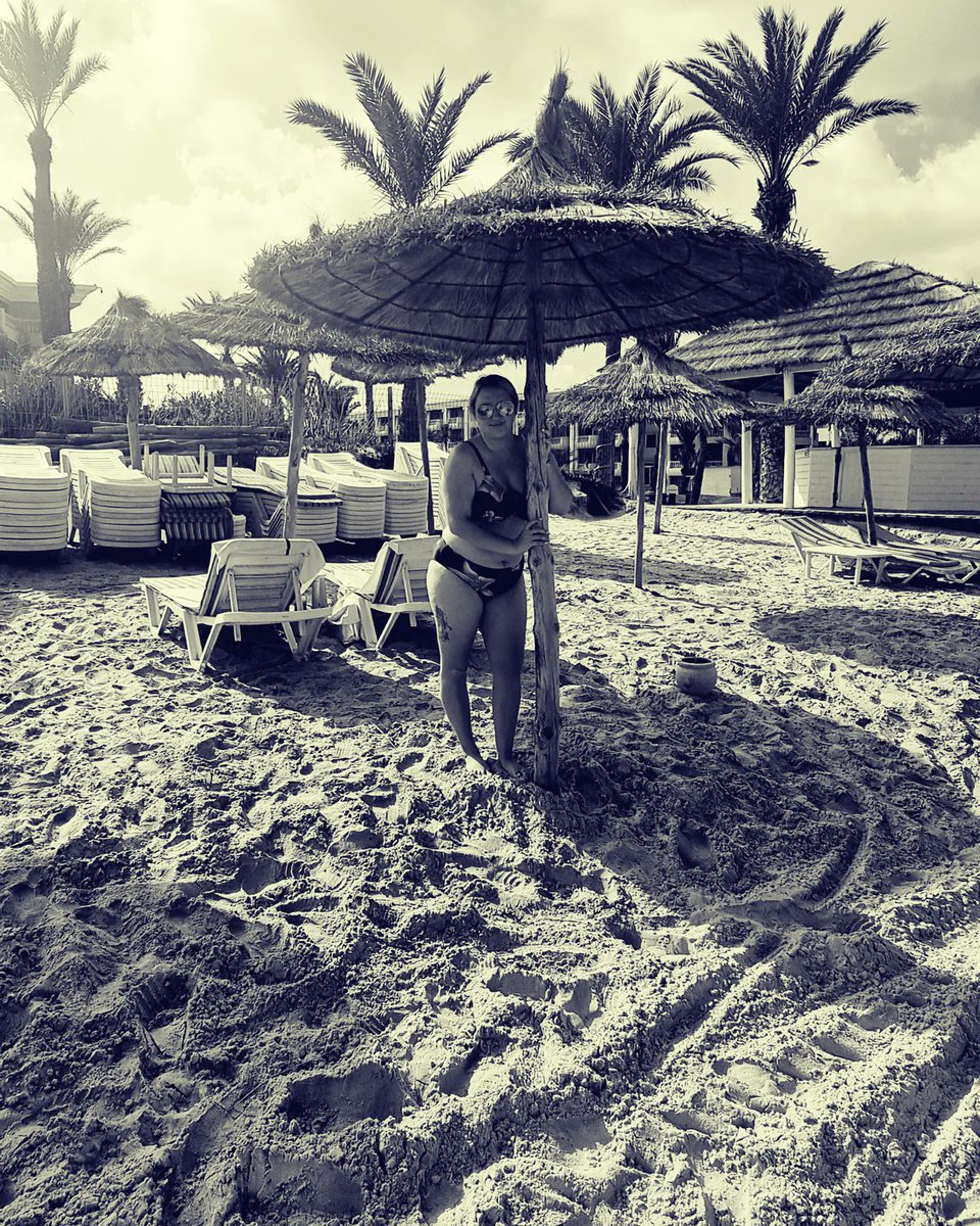 RebeccaRyde20's tweet photo. Had the best honeymoon ☀️🤍 @McBaldyyy 

Tunisia you was amazing, we made amazing memories and amazing friends 💗 https://t.co/Qcmjt5uias