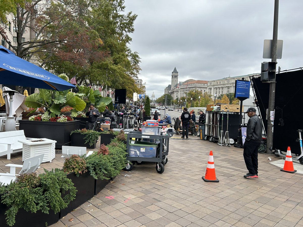DCCelebrity's tweet photo. FILMING ALERT — TV Show “Lioness” starring @zoesaldana #BOLO #FilmingDC #WashingtonDC @tkradio @olv #filmingalert @RealTimeNews10 https://t.co/IuECIJpW4y
