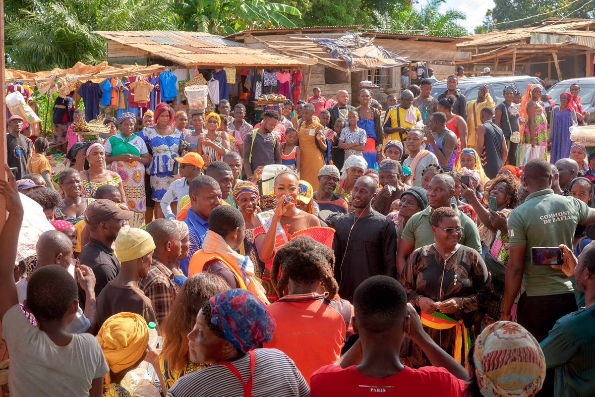 ChancelleMekeng's tweet photo. Bon après midi MY MC_NATION

La journée de vendredi dernier a été une journée de privilège pour moi en allant dans ma localité natale pour présenter mon projet aux populations de Bafia .

@MissCamerounOff 
Mon lien de vote https://t.co/VVkrxkJaIH https://t.co/YMIpft4WGo