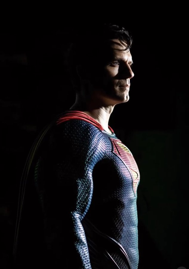EmilSeby's tweet photo. Retweet if you cheered for Henry Cavill returning as Superman. https://t.co/G1MXdvp5Ts