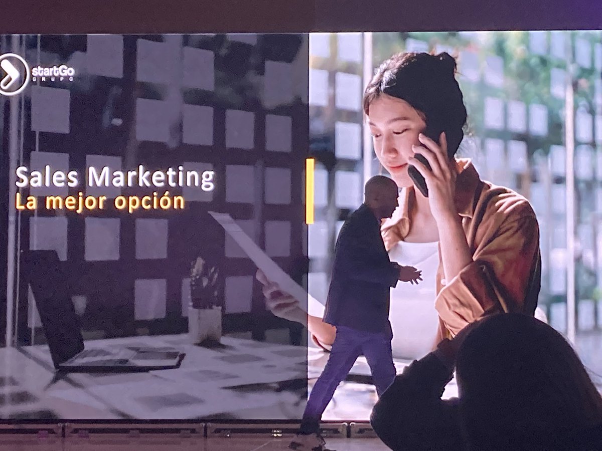 VINI2585's tweet photo. “Súmate a las Súper Ventas” by Oscar Aguilera de SrartGo en el Social Media Day 2022 en Quito #SMDayEc #SMDEc https://t.co/G8wBKYEX44