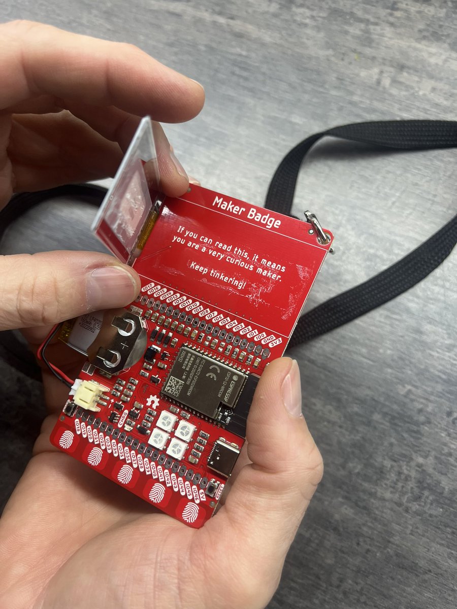 cqeta1564's tweet image. Kdo si hraje, nezlobí, že ano @ykcotop 😁 #DnesBastlim #esp32s2