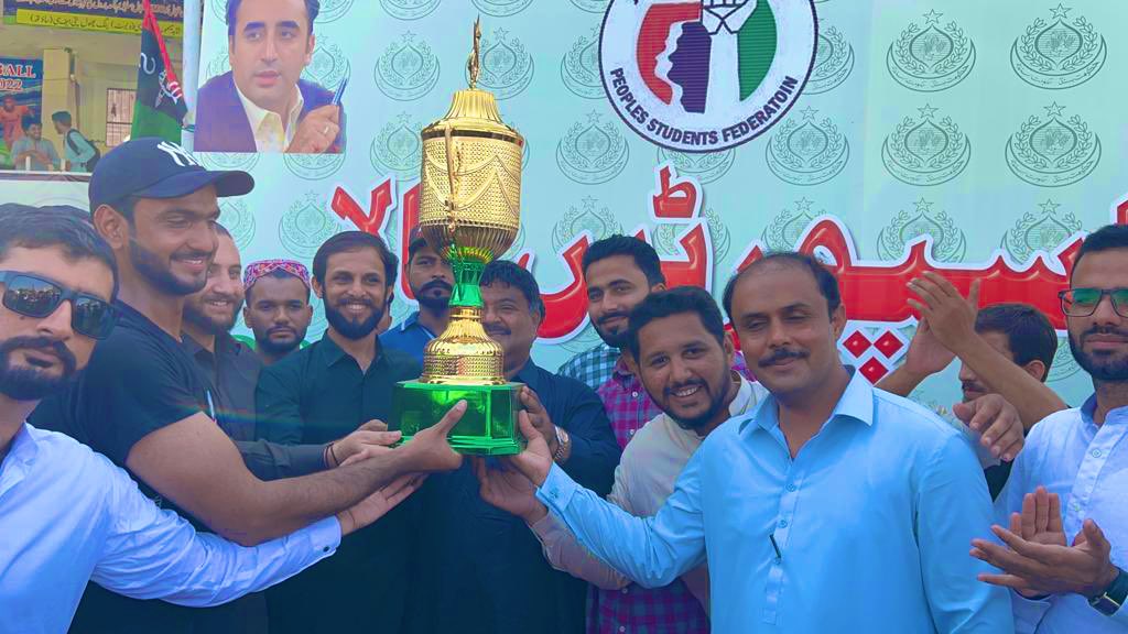 PSFDisttSouth's tweet photo. PSF FUUAST Unit Organized Sports Week at KMC Sports Complex.

President #PPP District South @khalil_hoat attended Final day of sports Week As a Chief Guest, President #PSFKarachi @EngrMadniRaza and PSF South Cabinet were Accompanied By Him. https://t.co/6hA7ZLcbhF