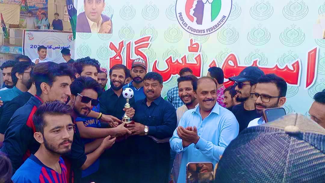 PSFDisttSouth's tweet photo. PSF FUUAST Unit Organized Sports Week at KMC Sports Complex.

President #PPP District South @khalil_hoat attended Final day of sports Week As a Chief Guest, President #PSFKarachi @EngrMadniRaza and PSF South Cabinet were Accompanied By Him. https://t.co/6hA7ZLcbhF