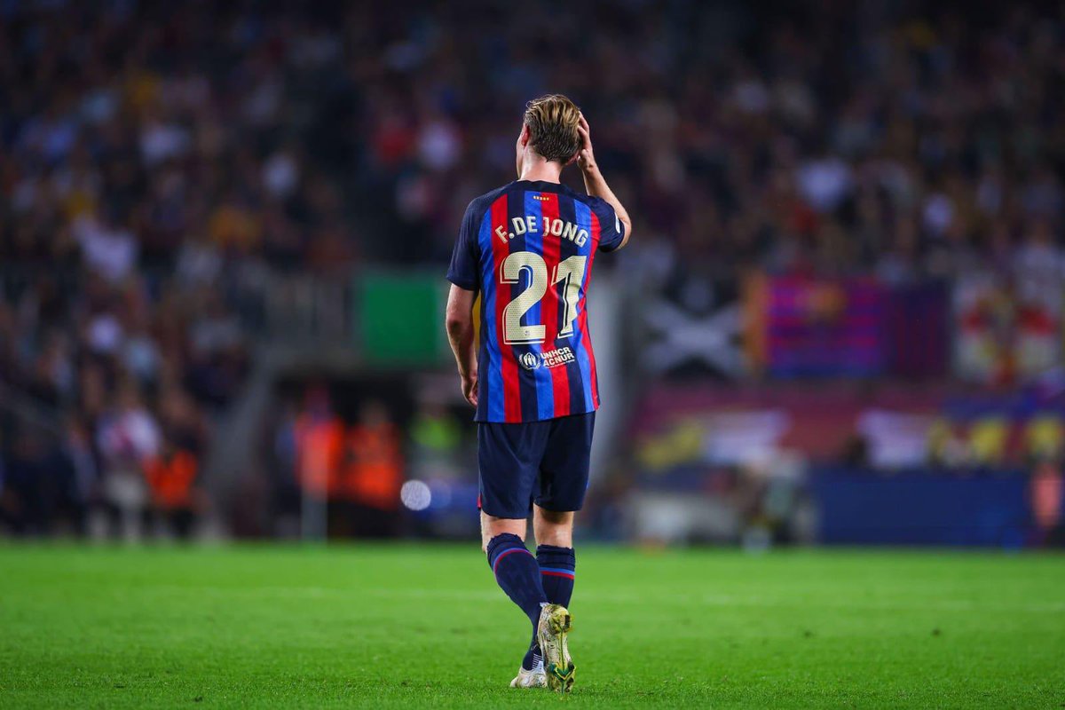 DeJongFrenkie21's tweet photo. Yesterday’s win💪🏻💙❤️ https://t.co/7a59voVlXU