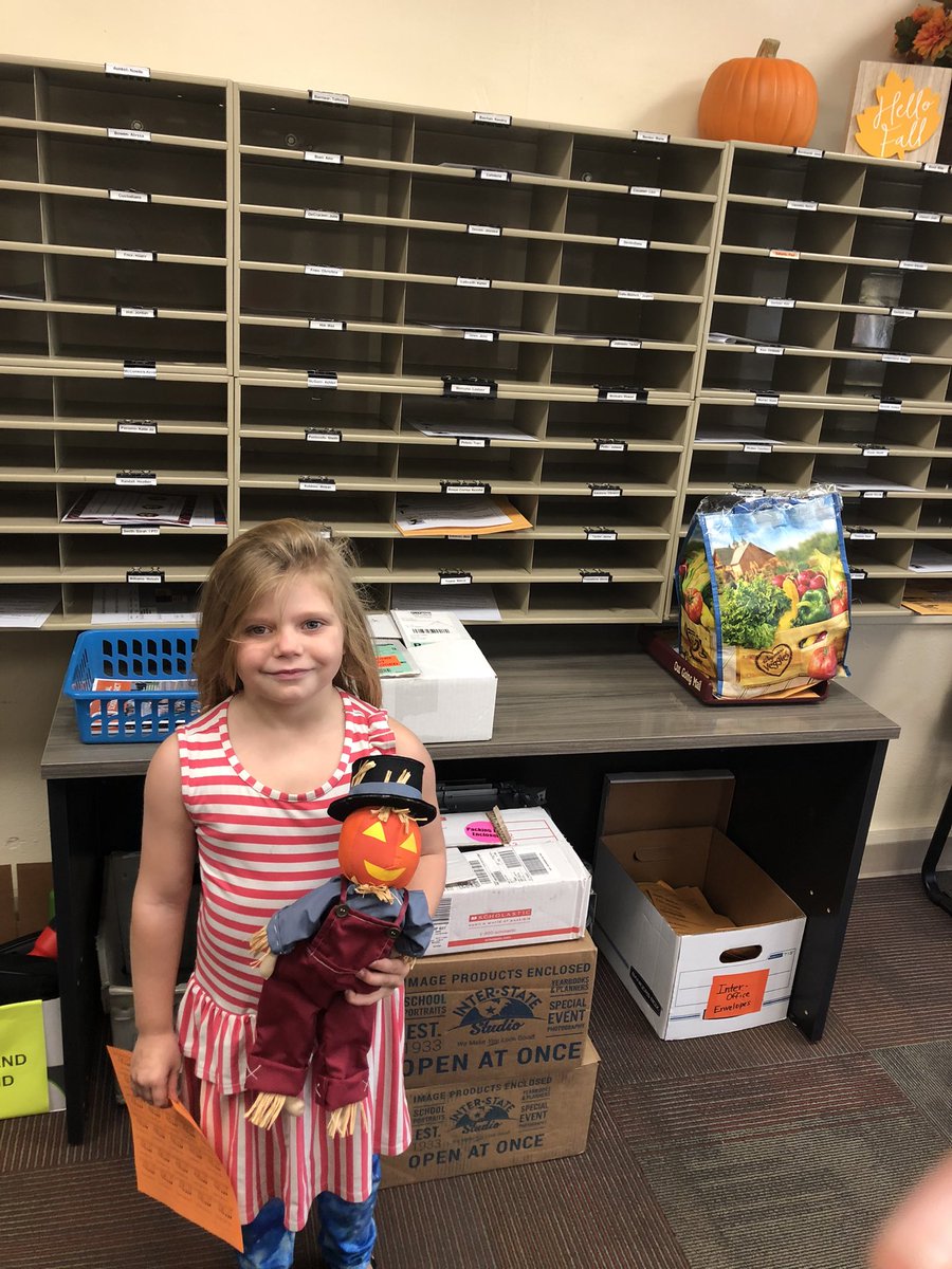 LyonsMusicDept's tweet photo. Hannah found Pumpkin Bones hiding on top of the mailboxes this morning 🫣7 more days of his hiding tricks… I wonder where he’ll be next🤔. Stay tuned to see some of the fun things we are doing in music class with the song Pumpkin Bones 🎃🎵🤗@LyonsSchools #pumpkinbones #quavered https://t.co/JaGqOLtnSA