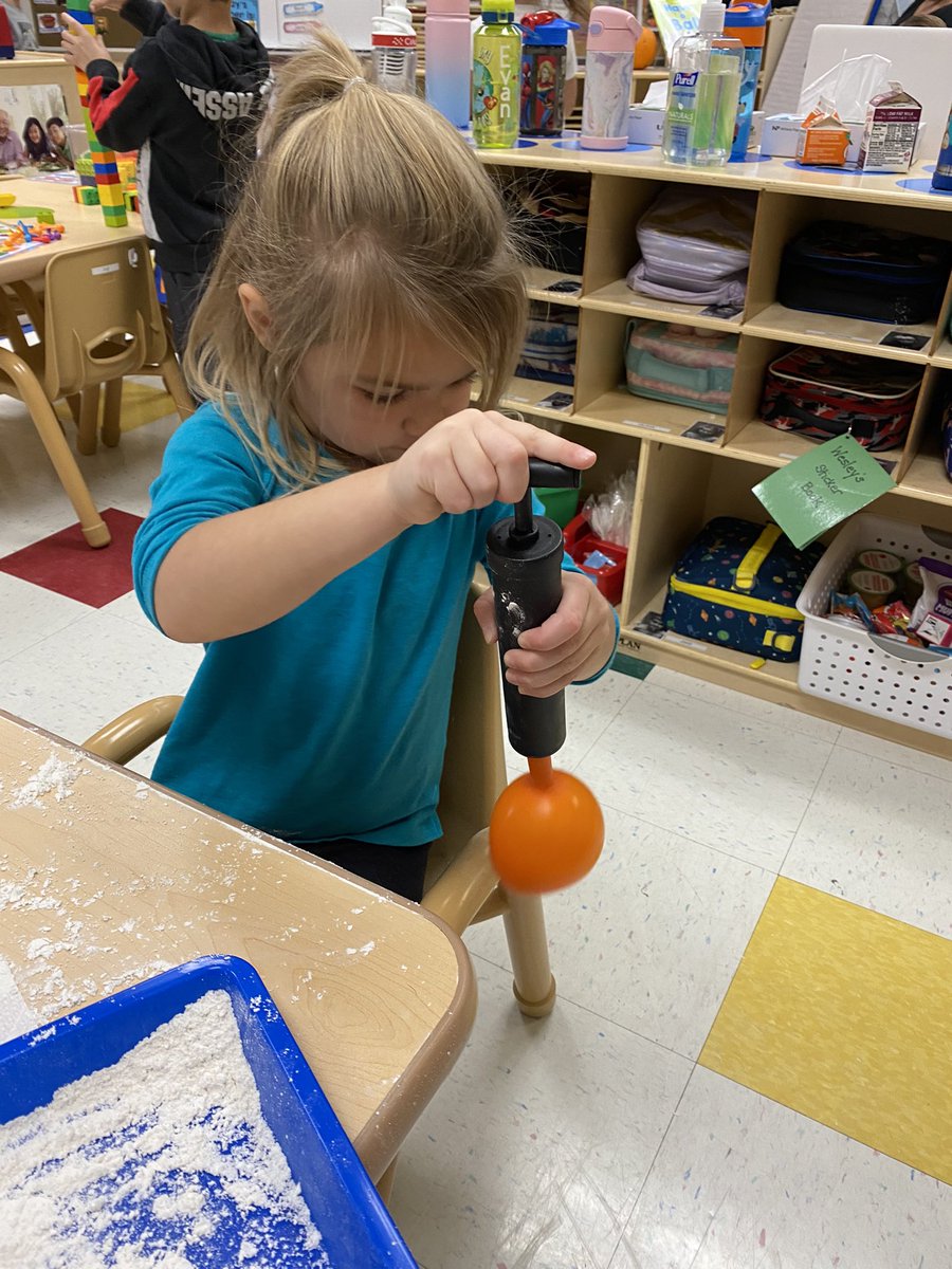 MrsSmuda's tweet photo. Wrapping up the Ball Study by making Stress Balls #FlourEverywhere #DontStress #BarnegatInspires @LMDS_preschool https://t.co/cjK1kAZYgv