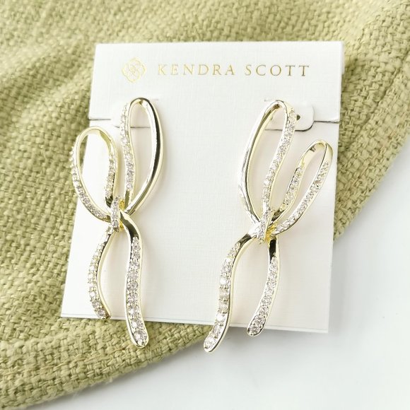 So good I had to share! Check out all the items I'm loving on <a href="/Poshmarkapp/">Poshmark</a> #poshmark #fashion #style #shopmycloset #anthropologie #express #kendrascott: posh.mk/1nxhN0rnoub