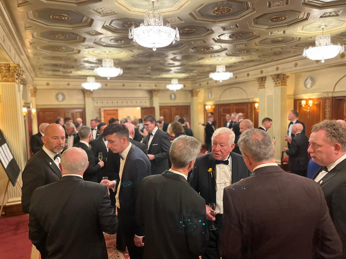 IoH_Online's tweet photo. Our Fellows' Dinner is underway at the @plaisterershall 
and we are honoured to be welcoming so many guests to this prestigious event. Here's to a fantastic evening!
#FellowsDinner2022 https://t.co/jaMiGIQp3E