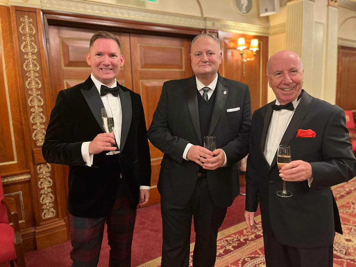 IoH_Online's tweet photo. Our Fellows' Dinner is underway at the @plaisterershall 
and we are honoured to be welcoming so many guests to this prestigious event. Here's to a fantastic evening!
#FellowsDinner2022 https://t.co/jaMiGIQp3E