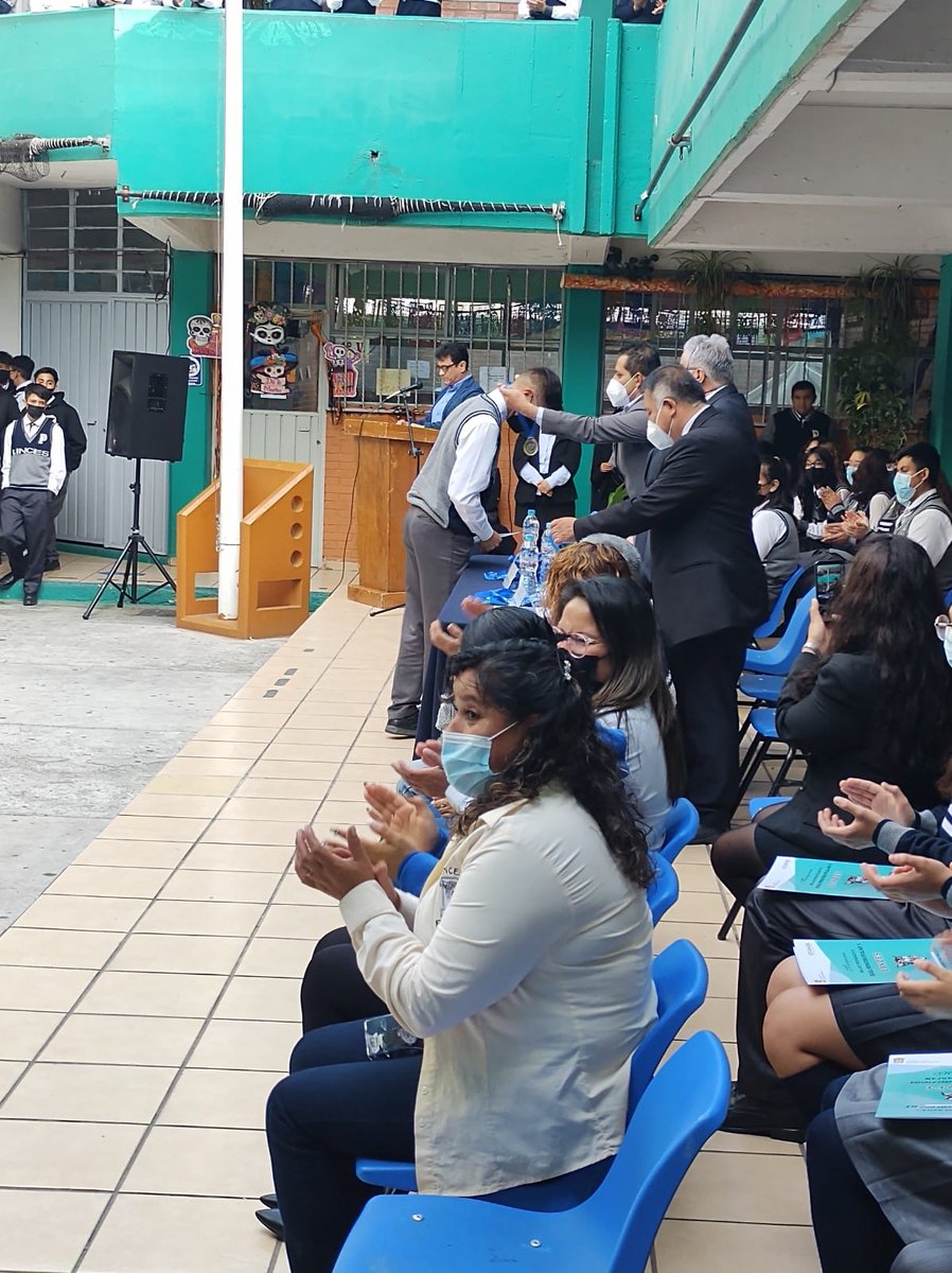 oficial_74's tweet photo. La casa del Lince celebrando su 31 aniversario "educando para la vida",directivos reconociendo la excelencia académica orgullosamente Linces, Orgullosamente EPO 74. @geramonro05 @IsraelJeroL @NoeOrtegaCamac1 @HectorUlisesCG1 @Bg48Supervision @SeducEdoMex https://t.co/u22oxrGkpE