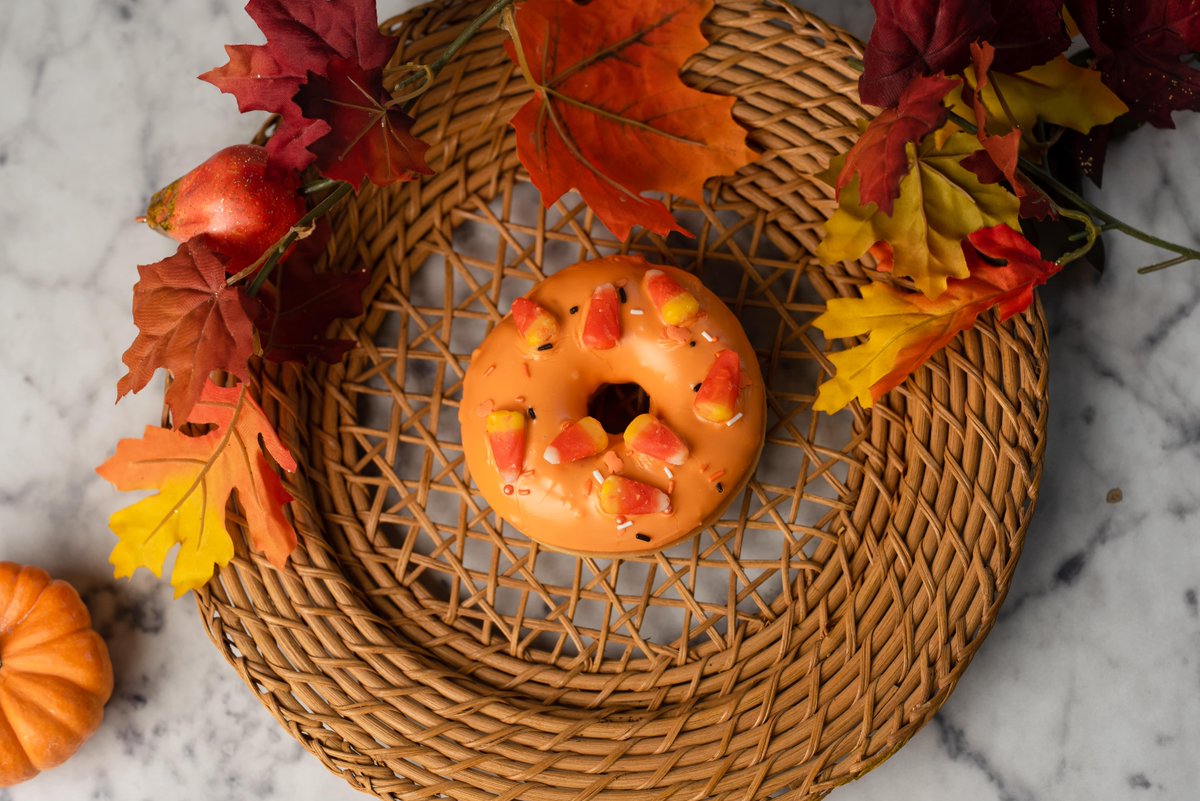 LocalDonutCabo's tweet image. Trick or treat! Only treats around here. Our Candy Corn donut is frosted with vanilla and covered with candy corn.

#candycorn #fallcandy #fall #tistheseason #nightmarebeforechristmas #seasonaldonuts #orange #halloween #happyhalloween #halloweendonuts