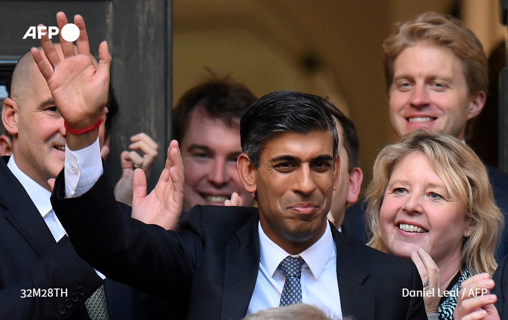 AFP's tweet photo. #UPDATE Sunak to be confirmed UK prime minister on Tuesday: Downing Street https://t.co/vHK0tsW9zF