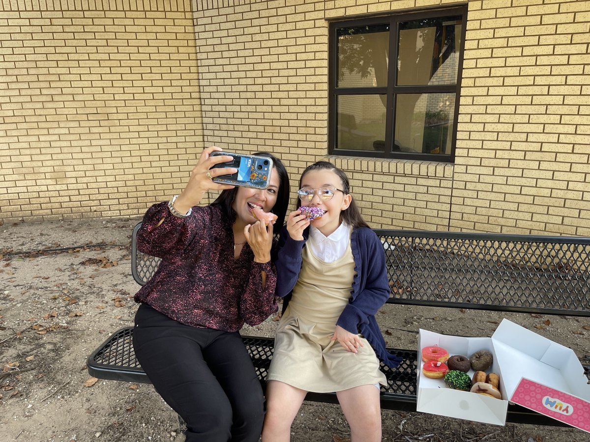 PandoInitiative's tweet photo. On this dreary day we're reminiscing back on the warm September morning when we filmed an interview with @KSNNews's @thatcherjulia. What a great morning for an interview, and of course some donuts!
#donuts #pando #thriving https://t.co/Cf3Eh0I5ve