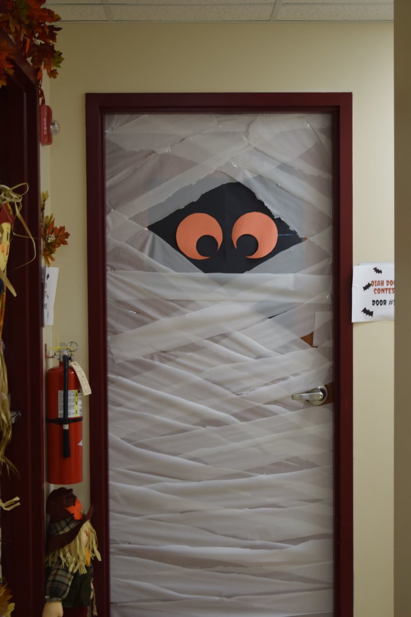 livebroadstreet's tweet photo. It is time for our annual Halloween door decorating contest! Friday we will be going around and taking pictures of all the festive doors at Broad Street Commons and judge them based on the most fun and unique. I am looking forward to seeing what people come up with this year!... https://t.co/SNsKVrL3Sc