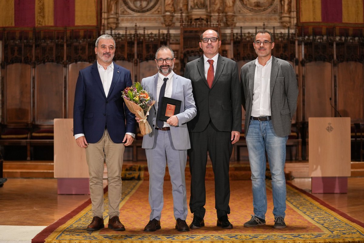 jaumecollboni's tweet photo. Felicito als nous/es Ramblistes d’Honor 2022: @Llibpompeia, @MuseuMaritim i @julicapella.

Cal un Compromís per la Rambla. Obrir una nova etapa amb un acord públic i privat, un consens social i polític per garantir que la Rambla, el cor de BCN, bategui amb força durant molts anys https://t.co/ktk862eSyk