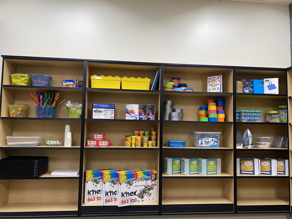 exciting things happened at Pioneer today: 

1. the #greenhouse got stocked w/ all sorts of items &amp; classes are going to get started w/ their planting projects!

2. the #makerspace inside the library is open &amp; ready for kids to explore &amp; create

<a href="/PioneerPirates/">Pioneer Middle School</a> <a href="/steillyschools1/">Steilacoom Schools</a>
