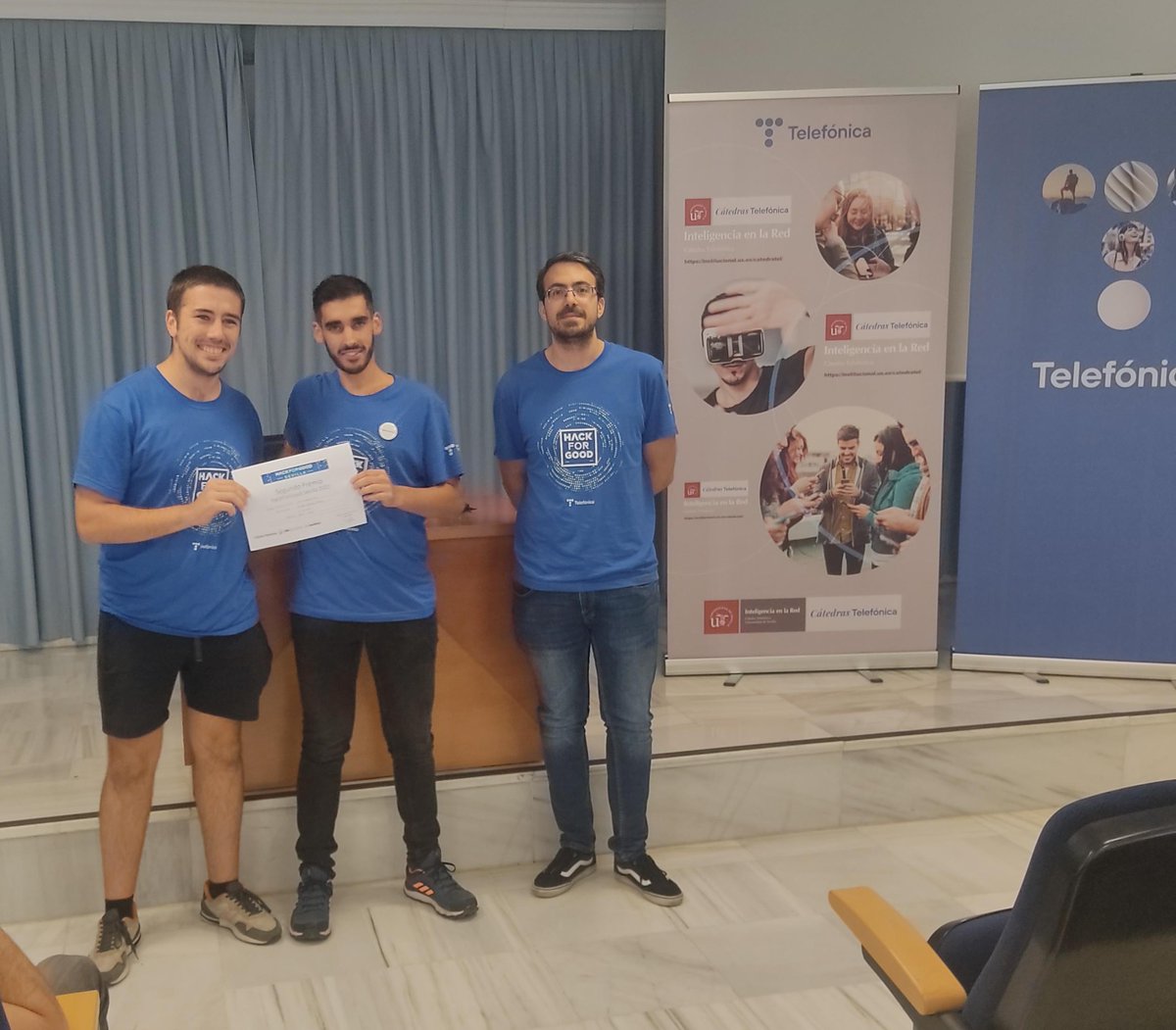 h4g_Sev's tweet photo. El 🥈segundo premio #HackForGood2022 de la @CatedraTEF_US ha recaído en el grupo 2 por su proyecto #BioSure 👏 ¡Felicidades!
📍 @etsii @unisevilla
#CátedrasTelefónica https://t.co/M0OzebSmRP